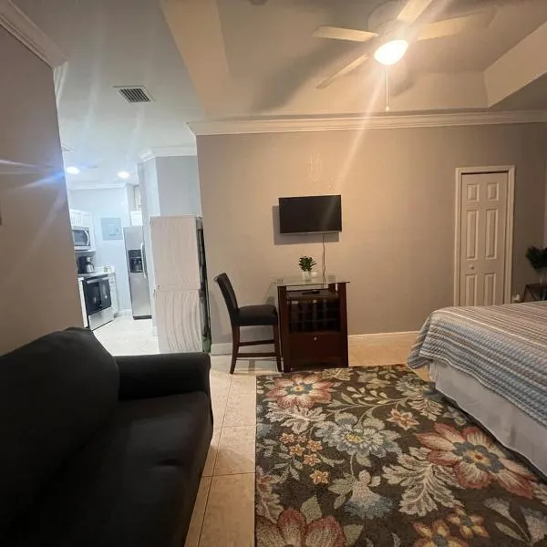 Cozy Green Apartment, hotell sihtkohas Homestead