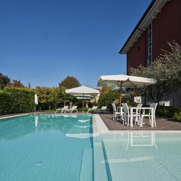 Vialeromadodici Rooms & Apartments, hotel sa Lazise
