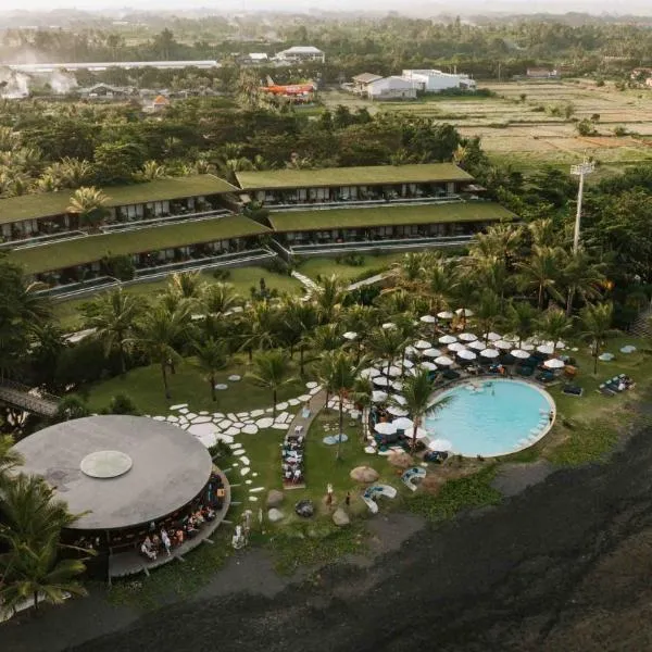 Hotel Komune and Beach Club Bali, hotel v destinaci Keramas