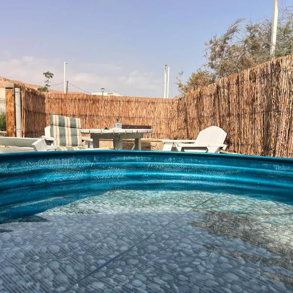 king of the Dead Sea Crown Group Collection, hotel v destinaci Neve Zohar