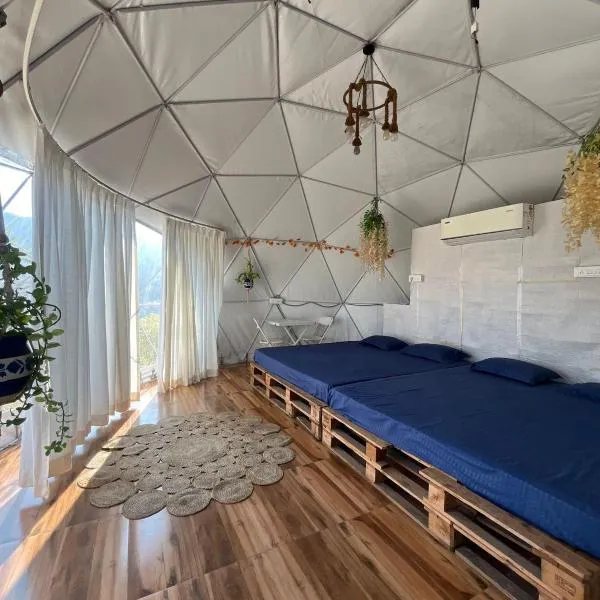 JSOT Lake-View Glamping Domes, Mulshi-Pune, hotel v destinaci Kolvan