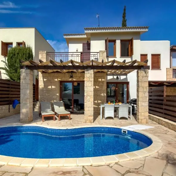 Villa HG37 Kopiaste - Newly Refurbished Villa with Private Pool & Private Garden, Aphrodite Hills, hotel em Kouklia