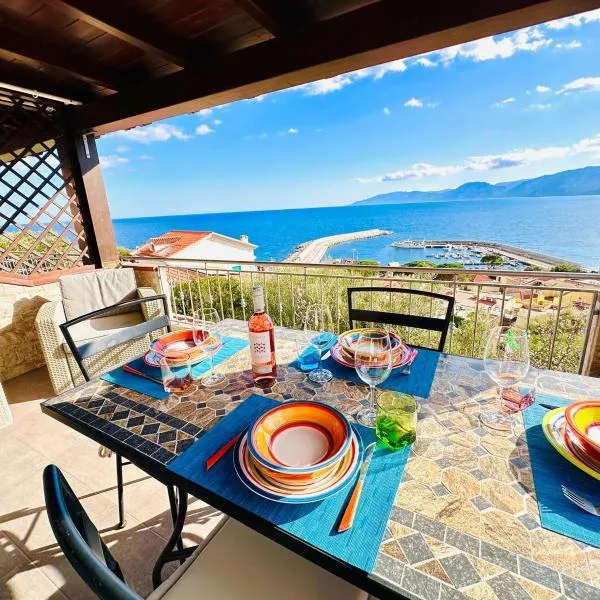 Appartamento 5 Vista Panoramica, hotel v destinaci Cala Gonone