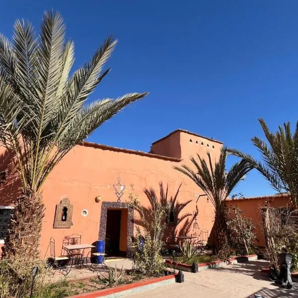 Gite d'étape nomade, hotel v destinaci Tajda
