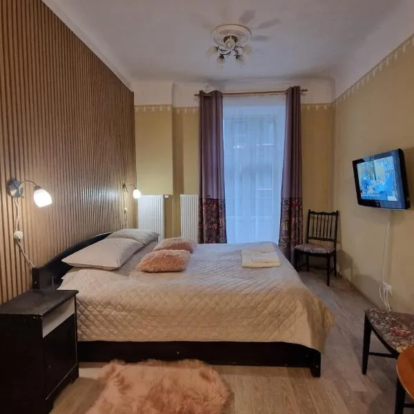 Rīgas 20/1 apartaments, hotel i Cēsis