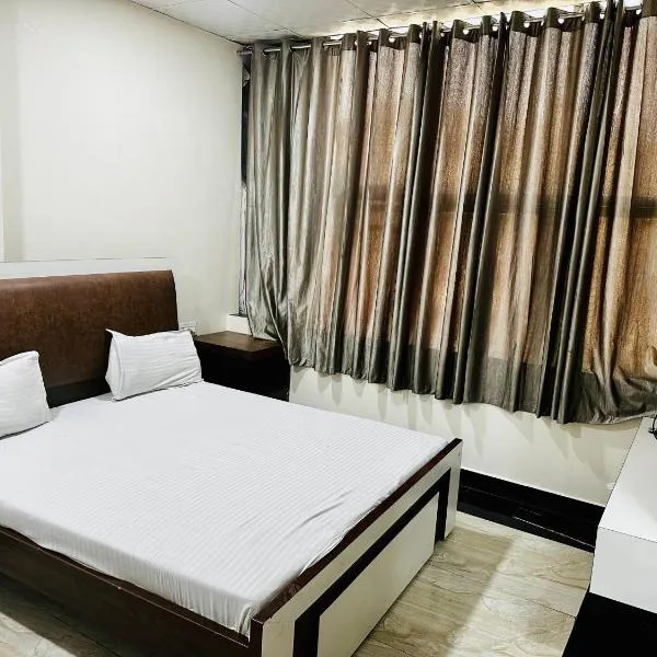 Grover International hotel, hotel v destinaci Bathinda