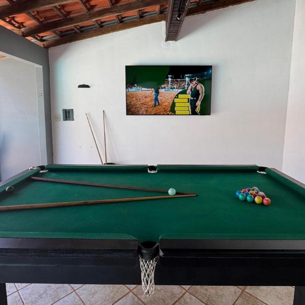 Casa Iguassu - Casa com churrasqueira e piscina em Foz do Iguaçu - Lazer para família e amigos - Foto 5