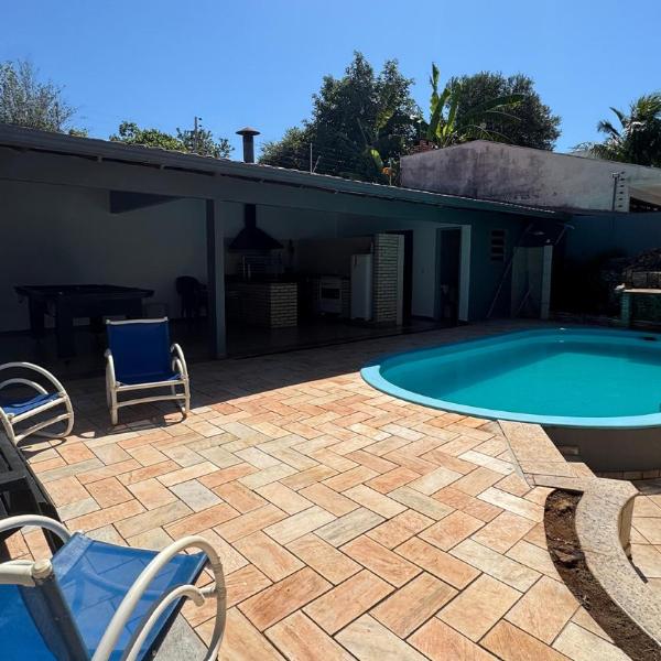 Casa Iguassu - Casa com churrasqueira e piscina em Foz do Iguaçu - Lazer para família e amigos - Foto 4