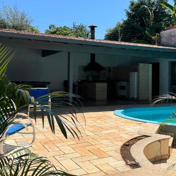 Casa Iguassu - Casa com churrasqueira e piscina em Foz do Iguaçu - Lazer para família e amigos - Foto 3
