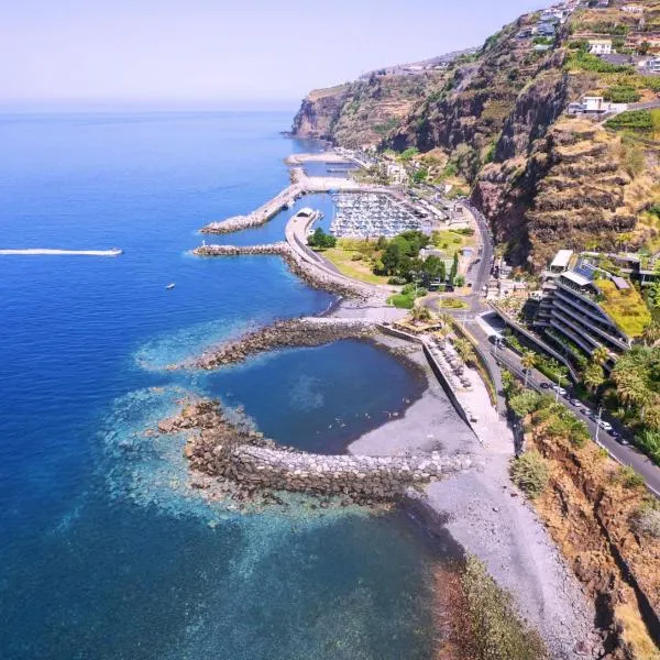 Room in Studio - Discover Magical Calheta, hotel v destinaci Estreito da Calheta
