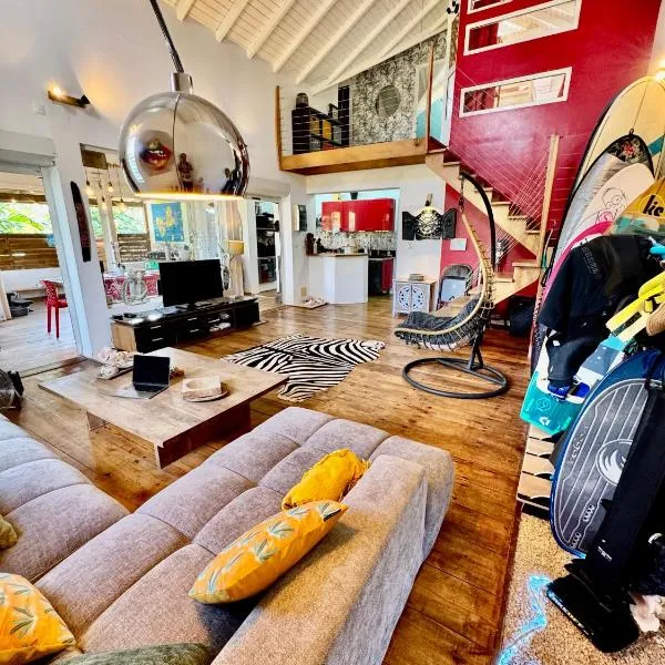 Auberge de jeunesse El Poyito Kite & Surf Camp، فندق في ساينت آن