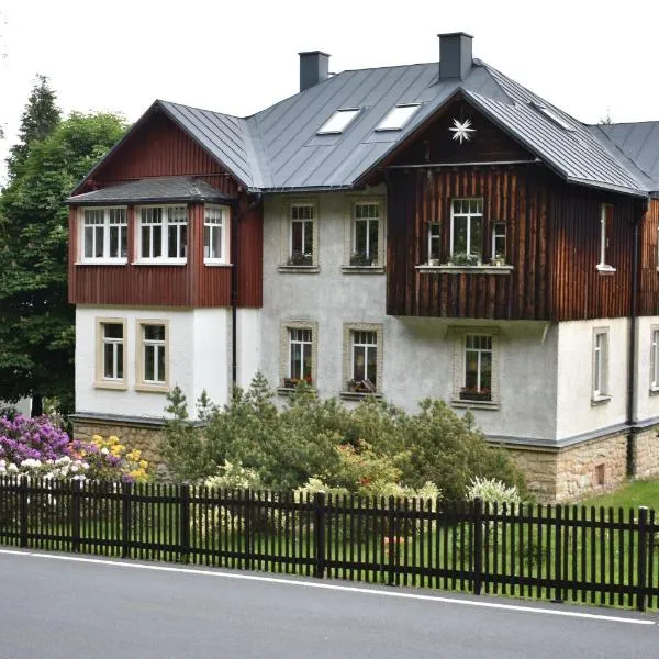Haus Waldesheim, מלון בקוראורט אלטנברג