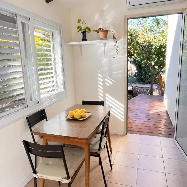 הבקתה במושב, hotel v destinaci Moledet