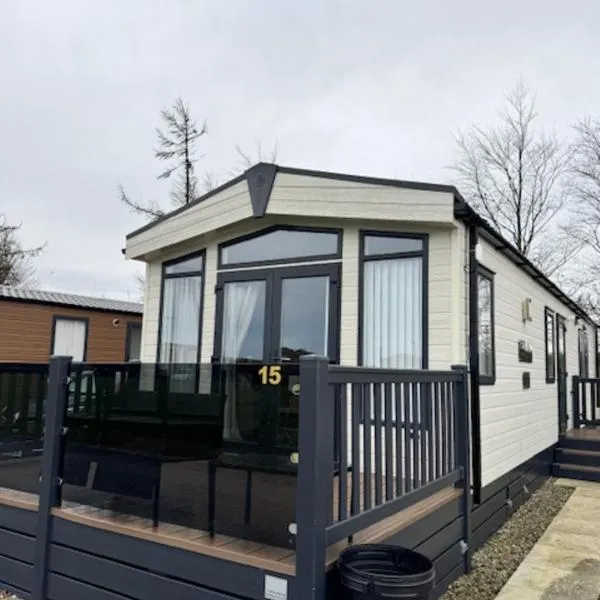 Lodge in Forfar, Angus, relax in comfort, hotel v destinaci Angus