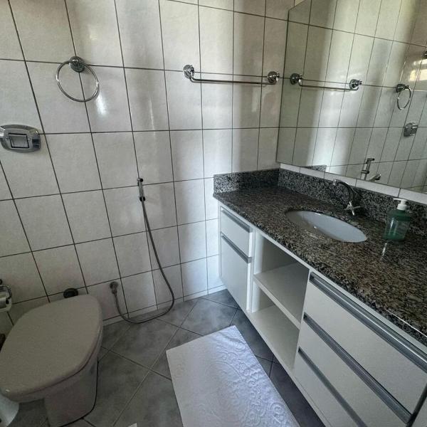 Itapoá Casa Pé na Areia com Piscina, 4 Suítes, Frente Mar, até 15 Pessoas - Foto 3