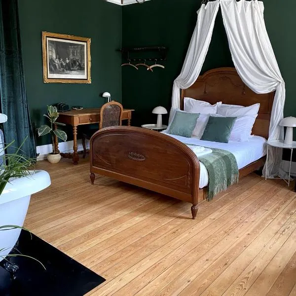 Chambre d'hôtes Lou - Château Le Bas Bleu, hotel v destinácii Quesnoy-le-Montant