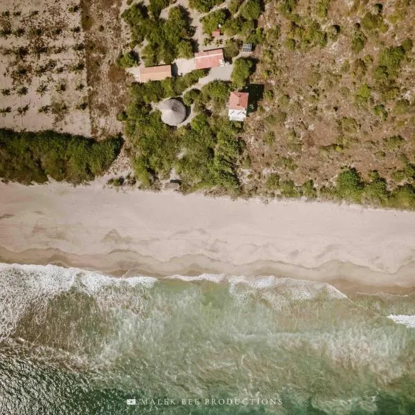 Shanti Lanka Ashram, hotel in Guayabas