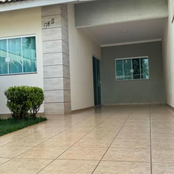 casa próximo ao shopping catuai, eventos vivaro e uem,lebloc, hotel v destinaci Maringá