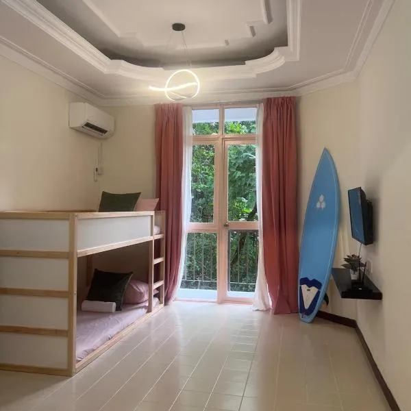 EEs Paddle House - Homestay 3 min walk to beach, hotel en Batu Ferringhi