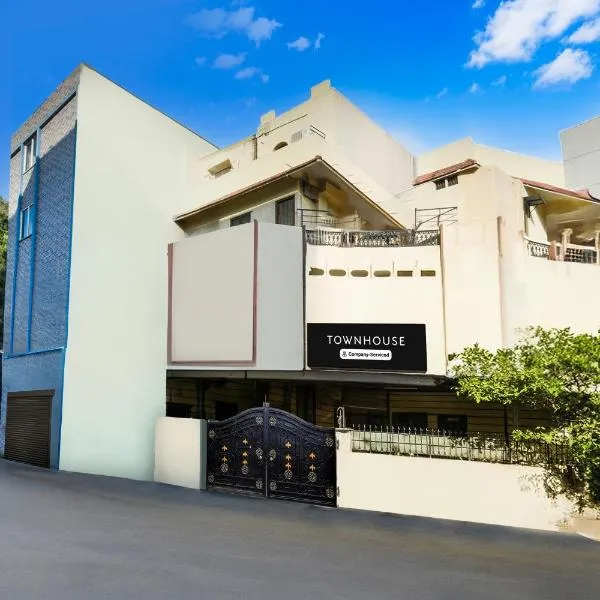 Super Townhouse Townvilla Guesthouse, hotel in Ameerpet