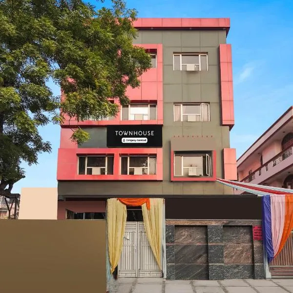 Super Townhouse Maithli Marg Sector 55 formerly Red Roof, hotel v destinaci Indirapuram