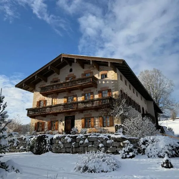 Gästehaus Hausenbauer, hotel v destinaci Reit im Winkl