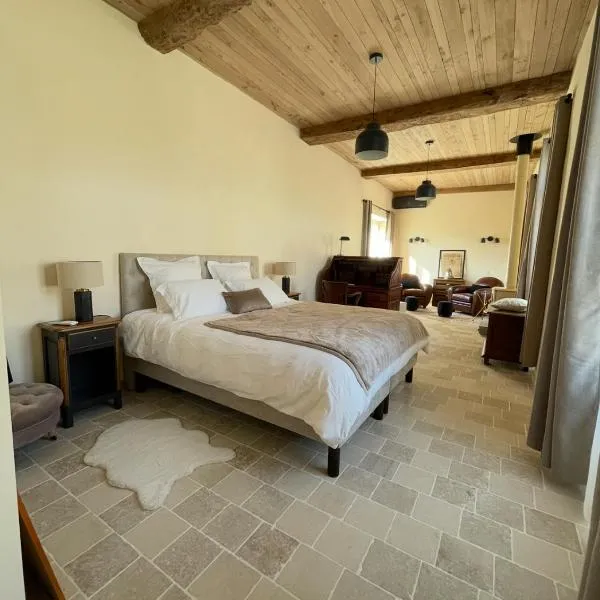 Chambre d'hôte de La Baumée, hotel a Hiesville