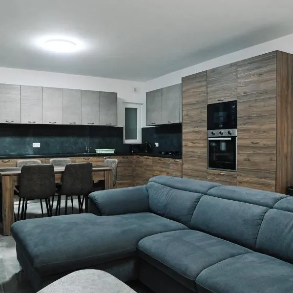 Cerviola Luxury 3 bedroom Apartments, hotel in Il-Ħamrija