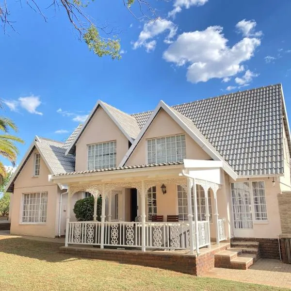 2 Bedroom Cottage sleeps maximum 4 Buhlebendalo, hotel a Benoni