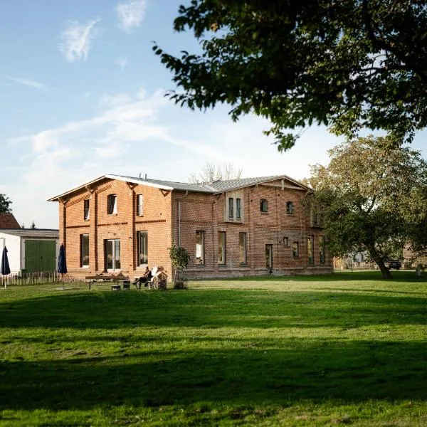 Gut Zahren, hotel in Gallin