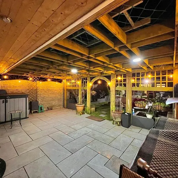 Cosy Stylish Guest House with Private Patio and Gym Gear, hotel v destinaci Barnet