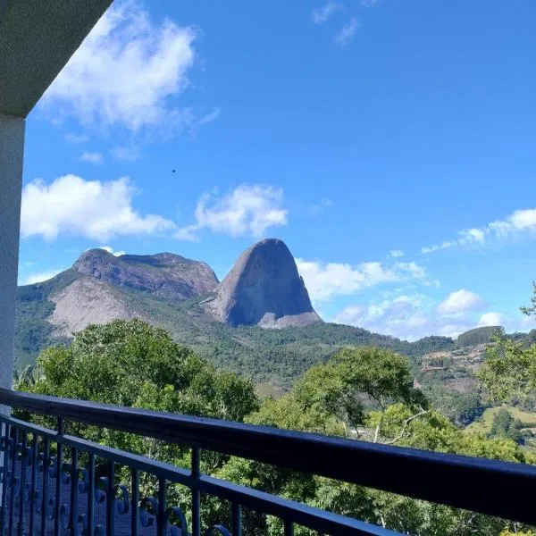 Flat Condomínio Vista Azul - Pedra Azul, hotel in Pedra Azul