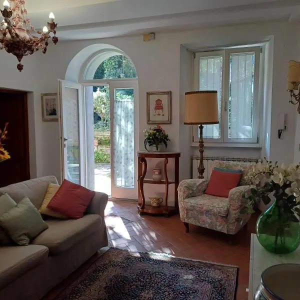 Casa Vacanze Amelia、フィエーゾレのホテル