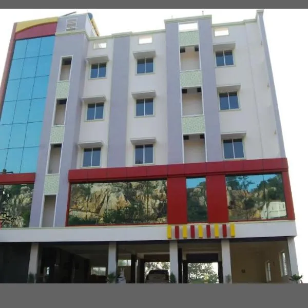 Hotel KSR Grand, hotel in Srikalahasti