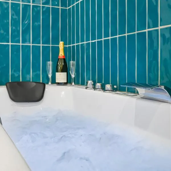 Le Sweet - Love Room - Jacuzzi - Wifi, hotel in Montry