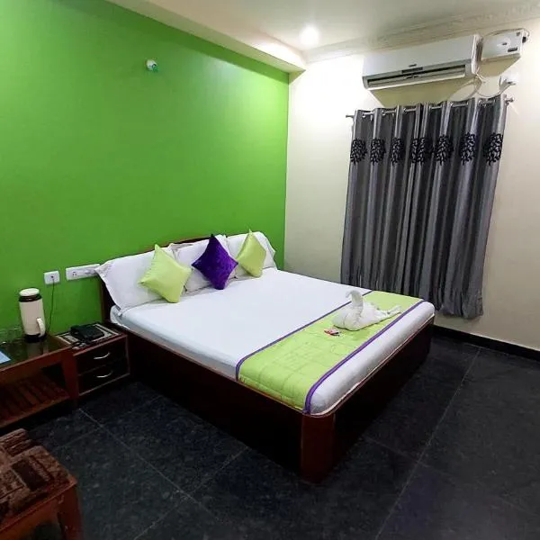Hotel KSR Grand, hotel di Srikalahasti
