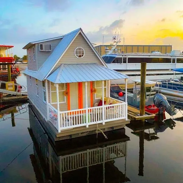 The Famous Houseboat in Sanford, hotel in Sanford