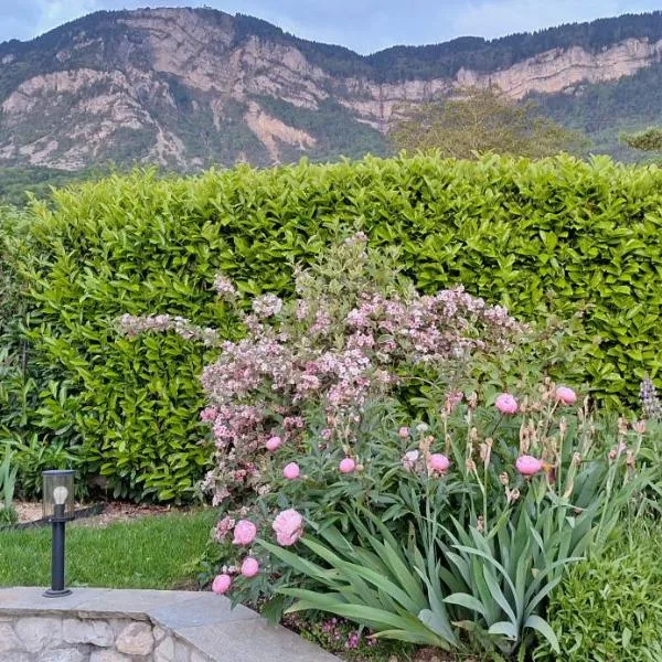 La grange des Blancs, hotel in Mouxy