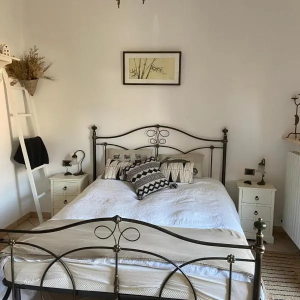 Los Perros Hermanos, hotel v destinácii Travedona