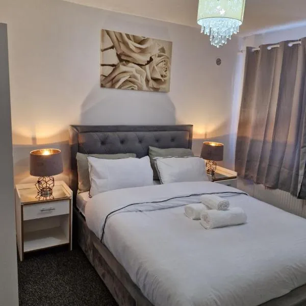 comfy three bedroom house in coventry, hotel v destinaci Exhall