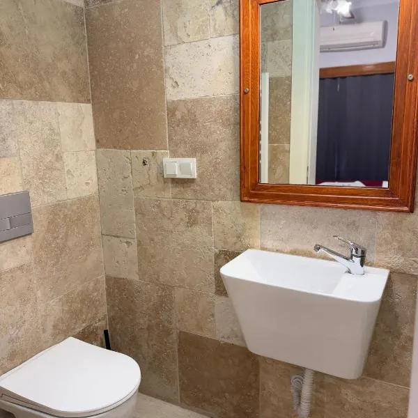 以弗所塞尔丘克城堡景观套房旅馆，位于塞尔丘克的酒店