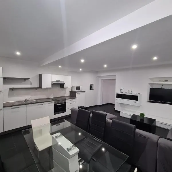 HOUSE KOPER Center, khách sạn ở Koper