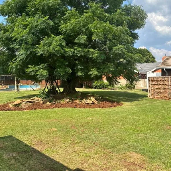 Revitalize, hotel in Springs