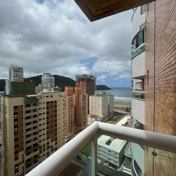 Apartamento impecável a uma esquina da praia