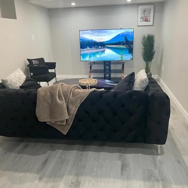 Luxury Private Suite with Separate Entrance, hotel v destinaci Winnipeg