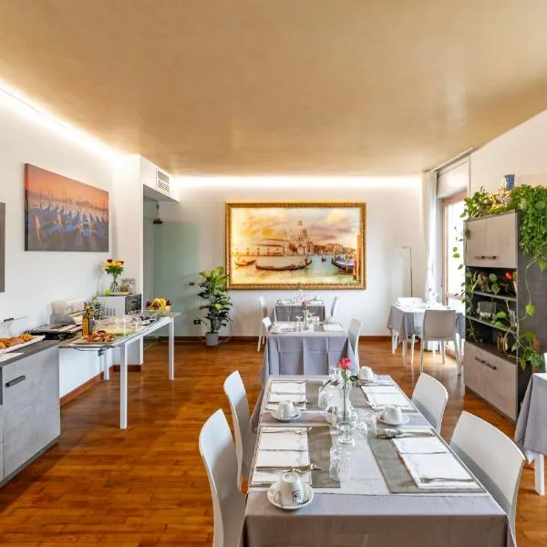Venice Friends Residence, hotel in Mestre