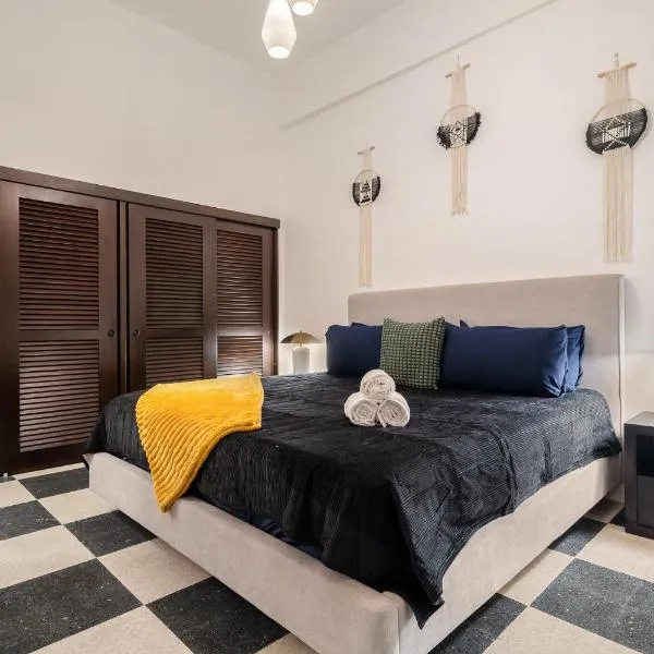 Soho House Private Patio Luxury 2BD Appartment, khách sạn ở San Juan