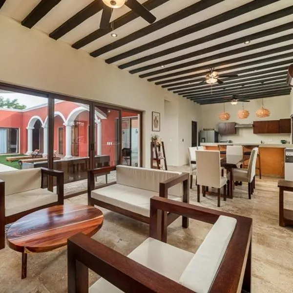Entire 3bd Home Villa-Home-with Private Pool and Patio, хотел в Tesoco