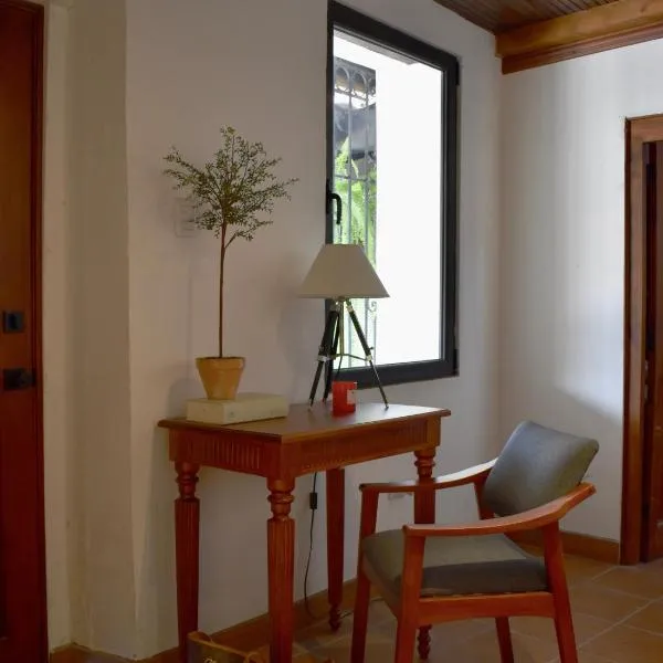 King size bed room -4、アンティグア・グアテマラのホテル