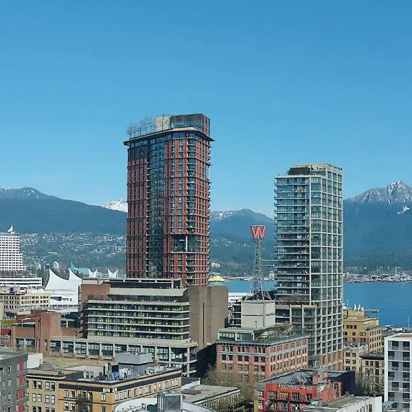Great Ocean Mountain & City views with one free parking, hotel v destinaci Vancouver